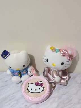 Hello Kitty  Plush  with  Purse.  2 Hello Kitty Plush With 1 Purse